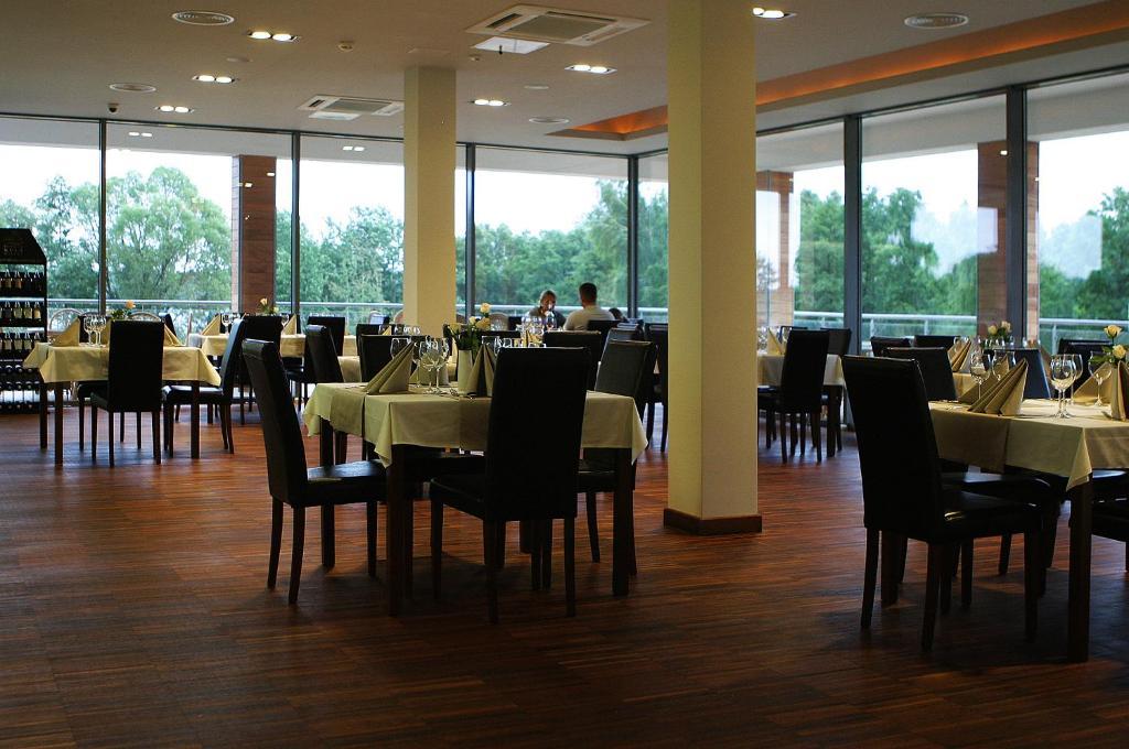 Hotel Moran & Spa Powidz  Ngoại thất bức ảnh