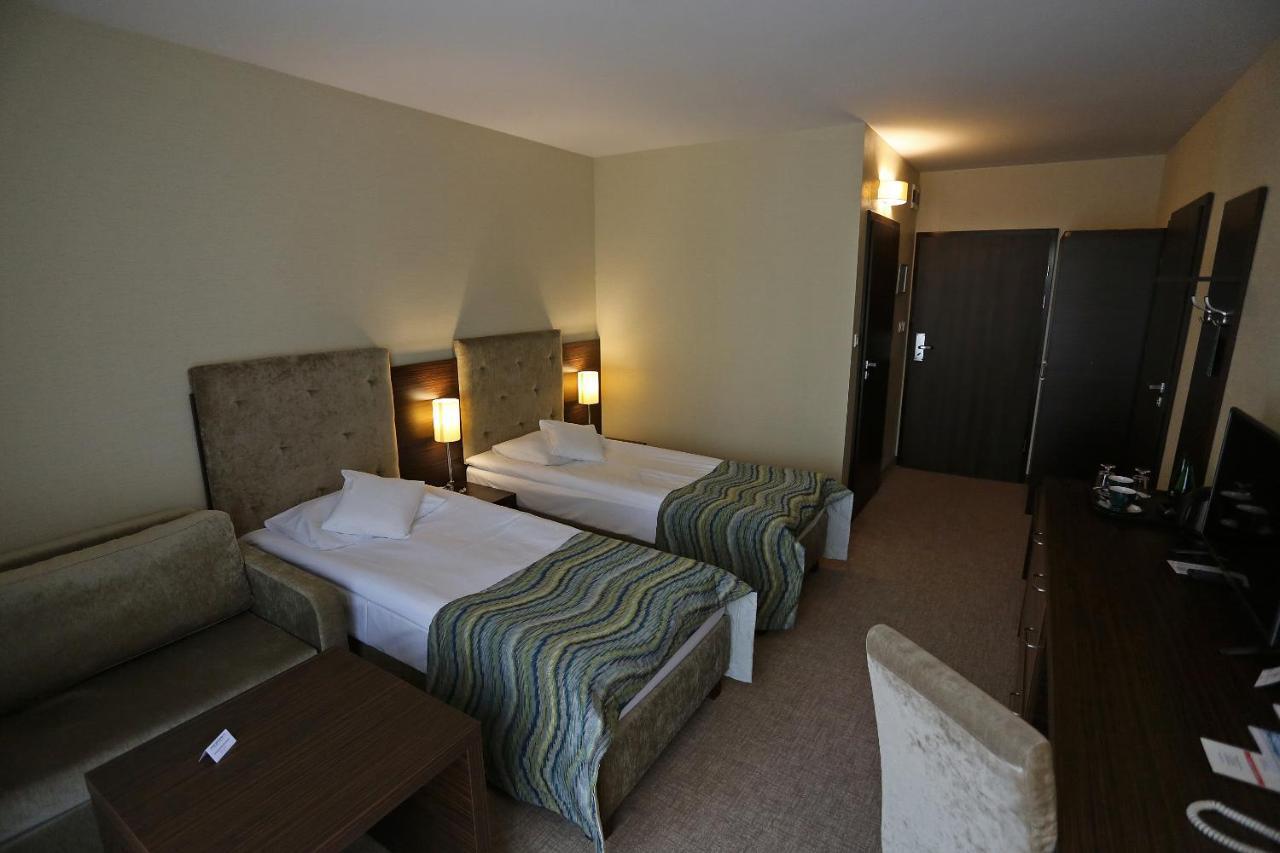 Hotel Moran & Spa Powidz  Ngoại thất bức ảnh